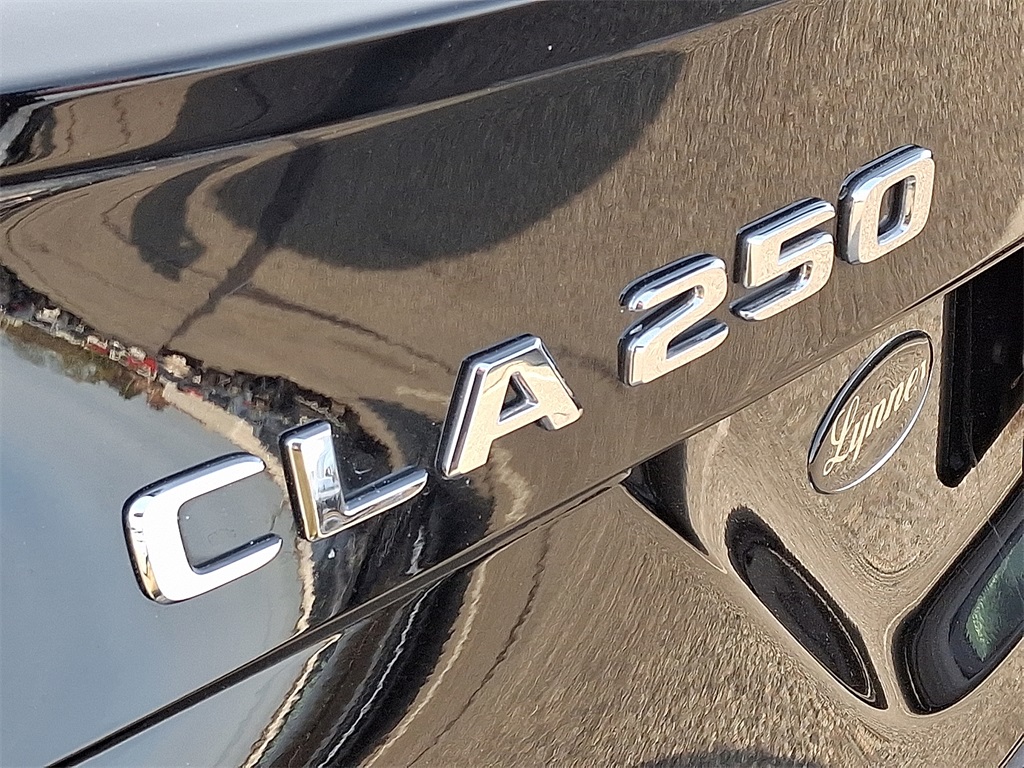 2019 Mercedes Benz CLA 250 photo 28