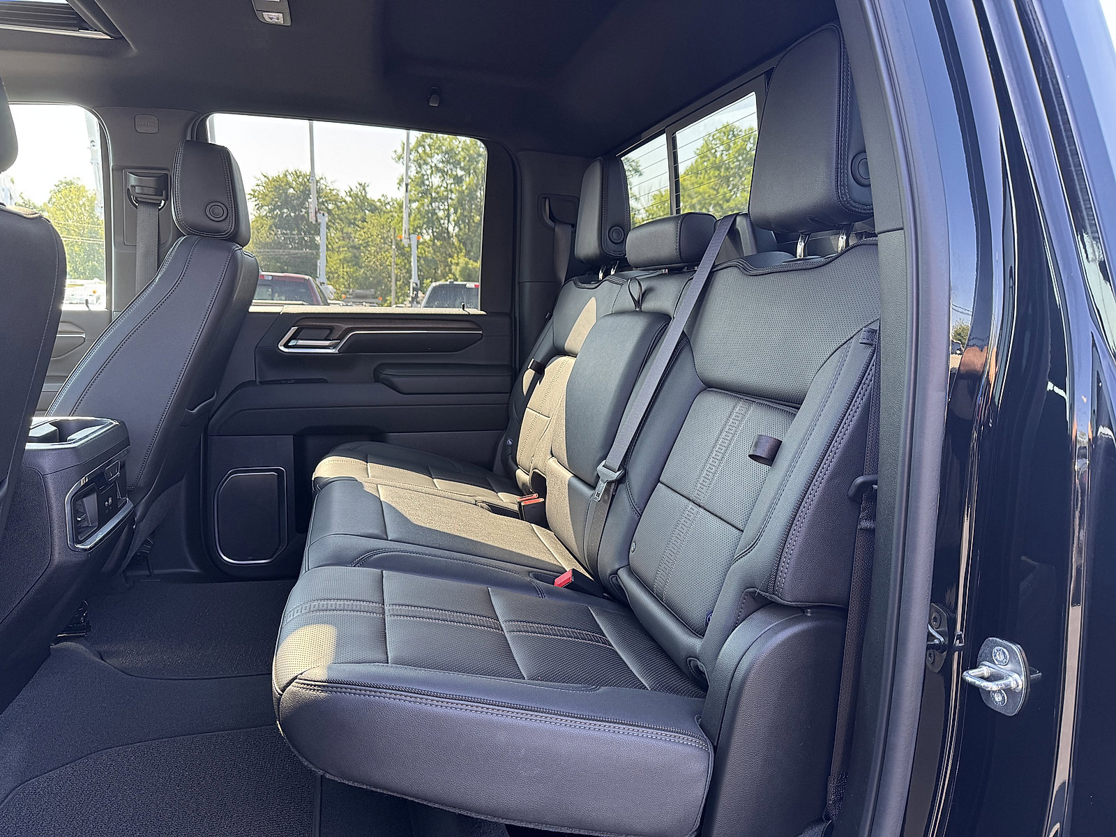 2024 Chevrolet Silverado 2500HD High Country photo 4
