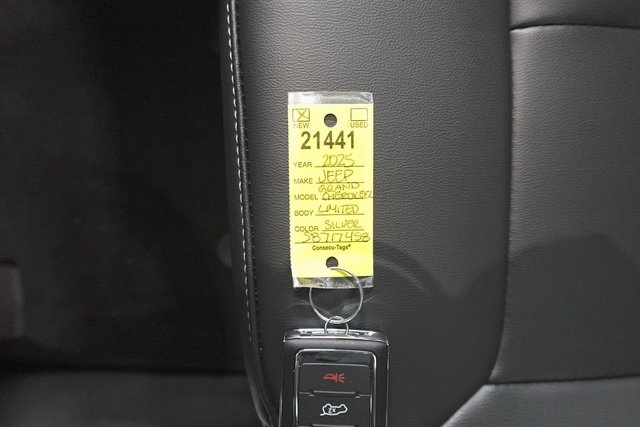 2025 Jeep Grand Cherokee Limited photo 32