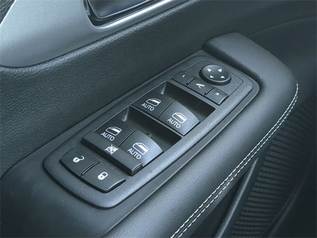 2026 Chrysler Pacifica Limited photo 21