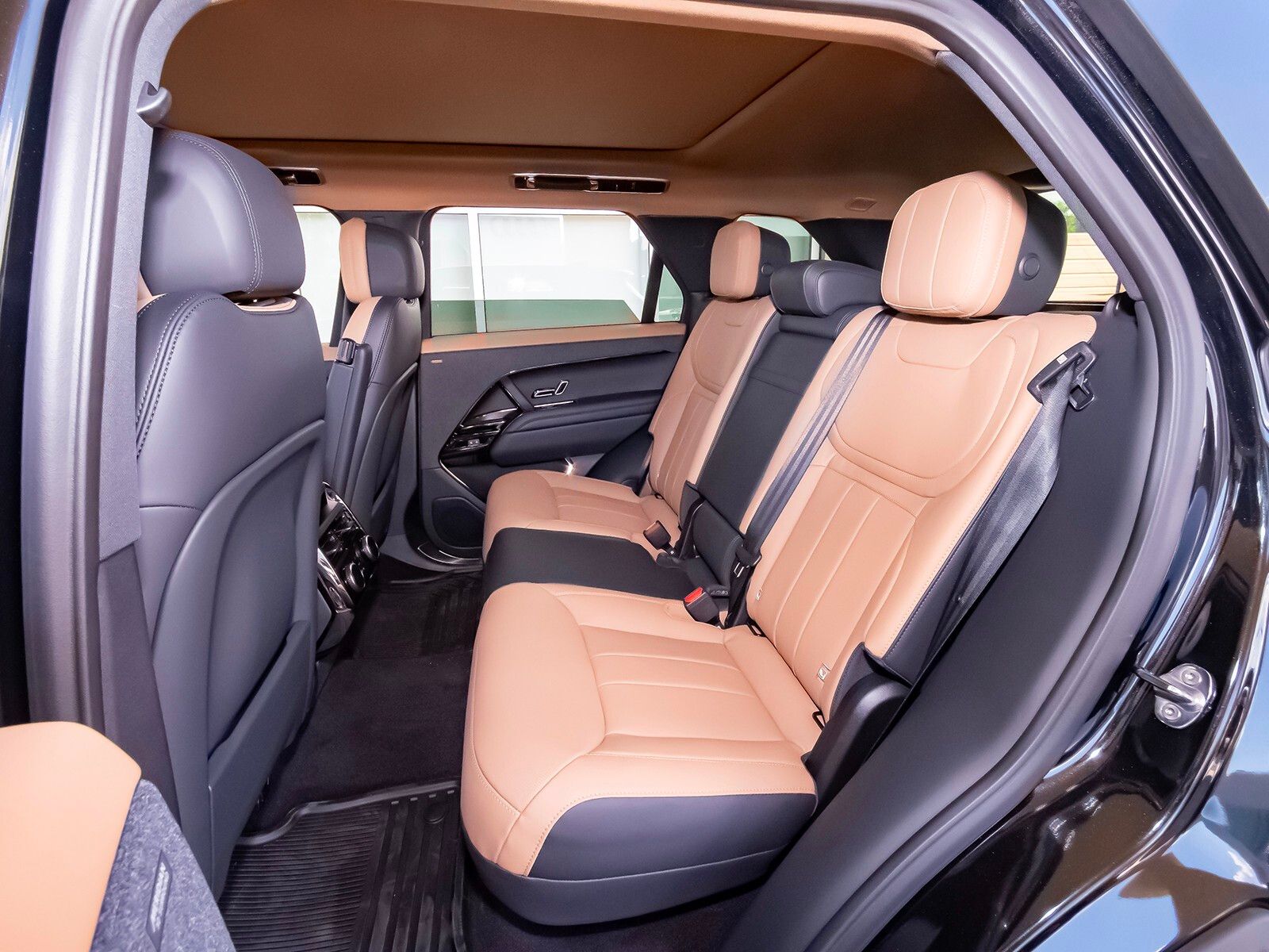 2025 Land Rover Range Rover Sport SE photo 41