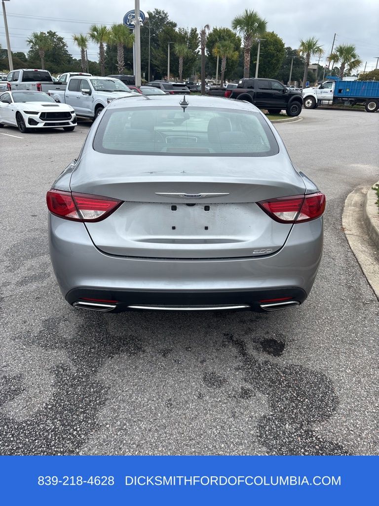 2015 Chrysler 200 Limited photo 3