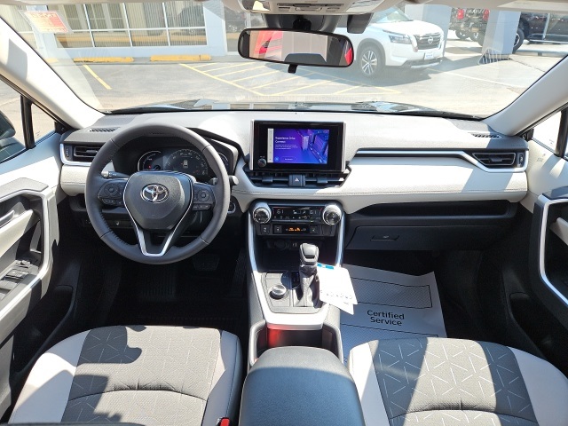 2025 Toyota RAV4 Hybrid XLE photo 19