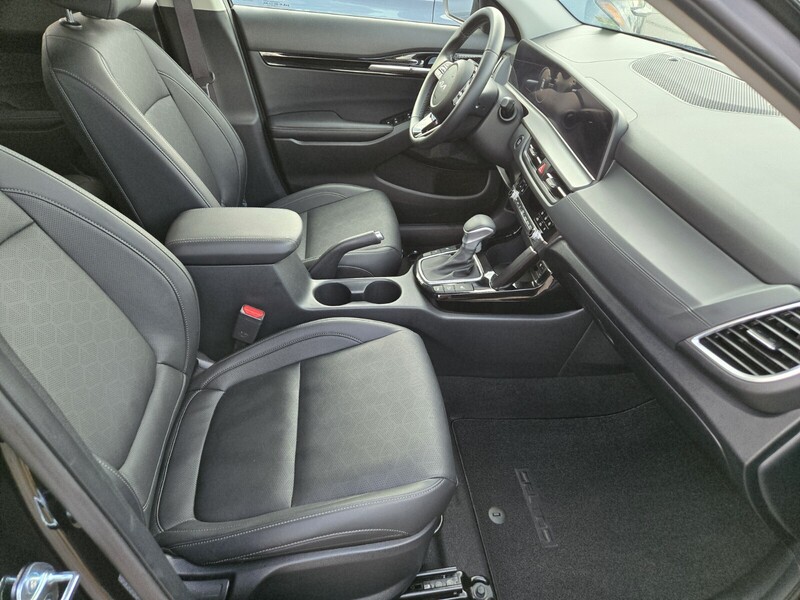 2025 Kia Seltos EX photo 4