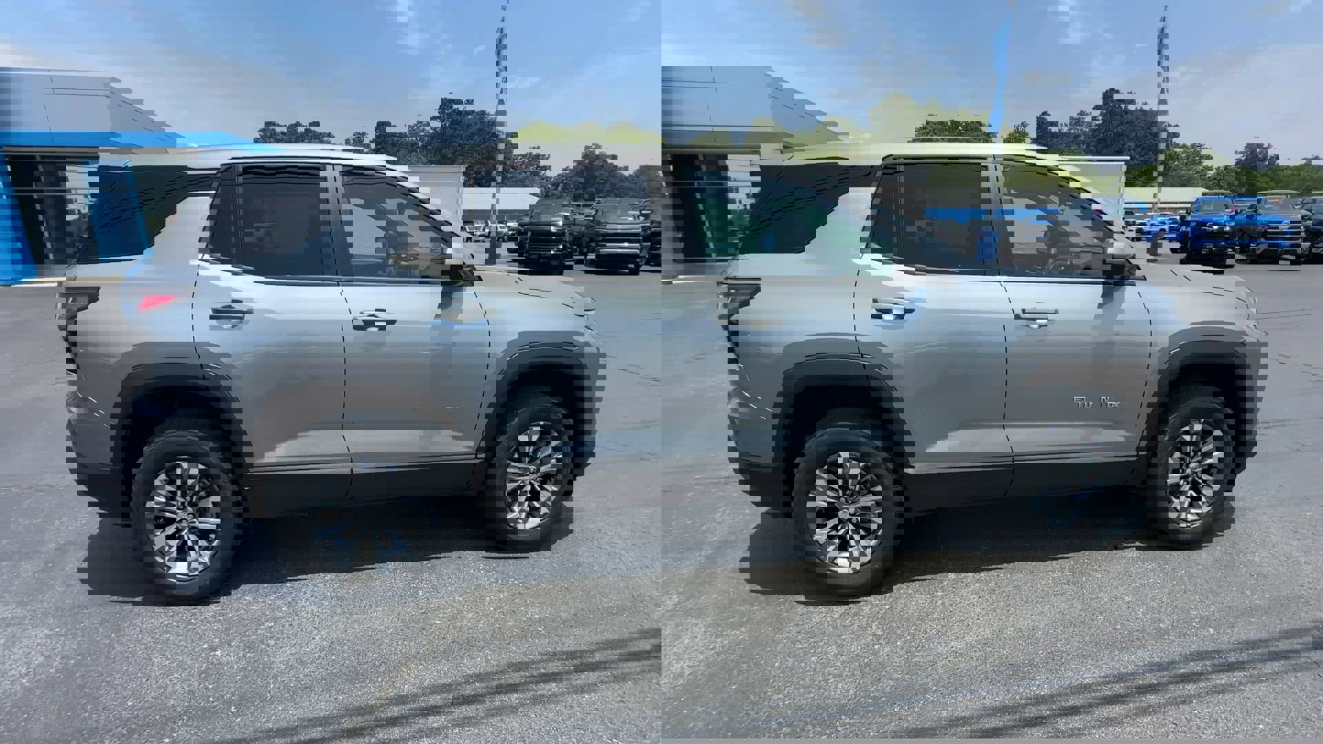 2026 Chevrolet Equinox LT photo 8