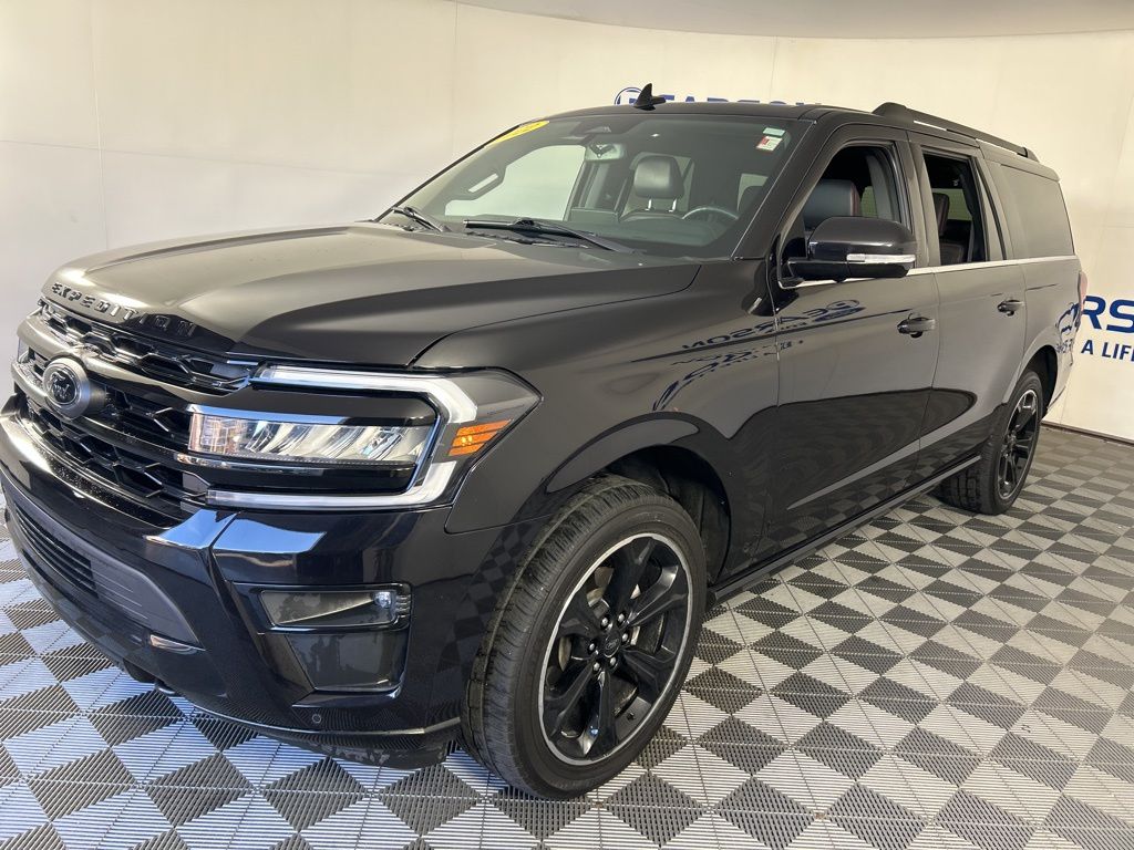 2022 Ford Expedition Limited's photo