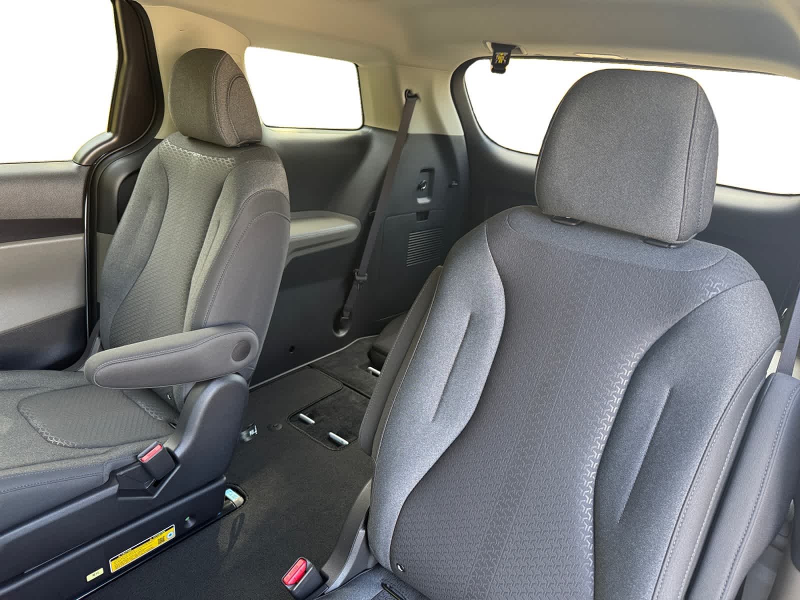 2026 Kia Carnival LX photo 11