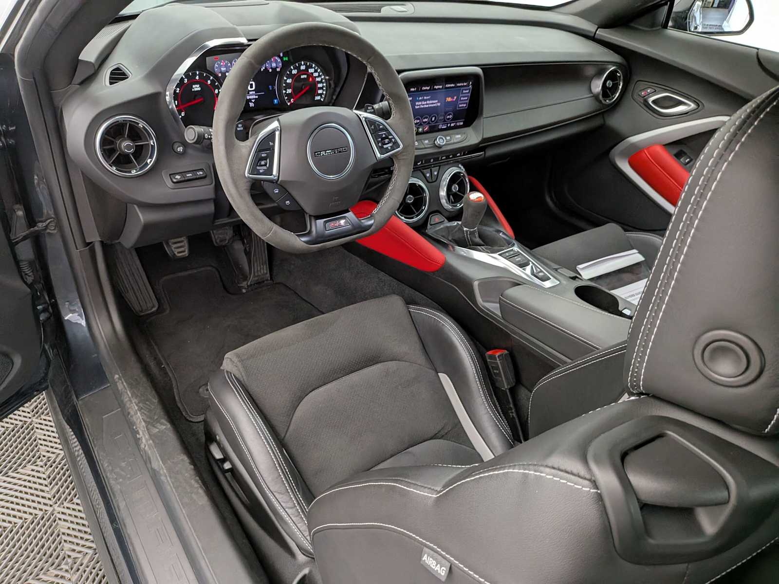 2022 Chevrolet Camaro 1SS photo 2
