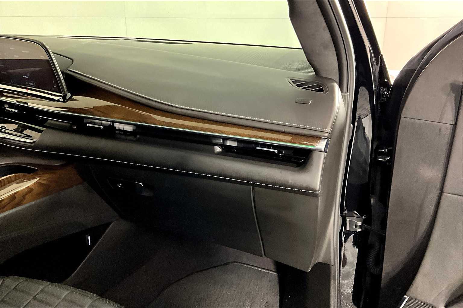 2023 Cadillac Escalade Premium Luxury Platinum photo 16