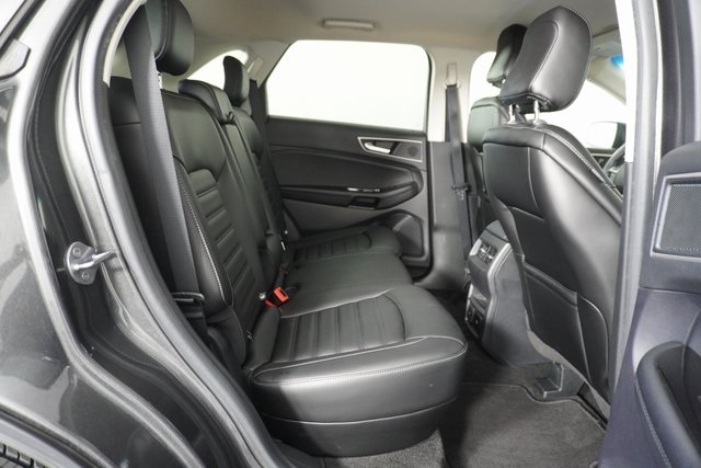 2020 Ford Edge SEL photo 35