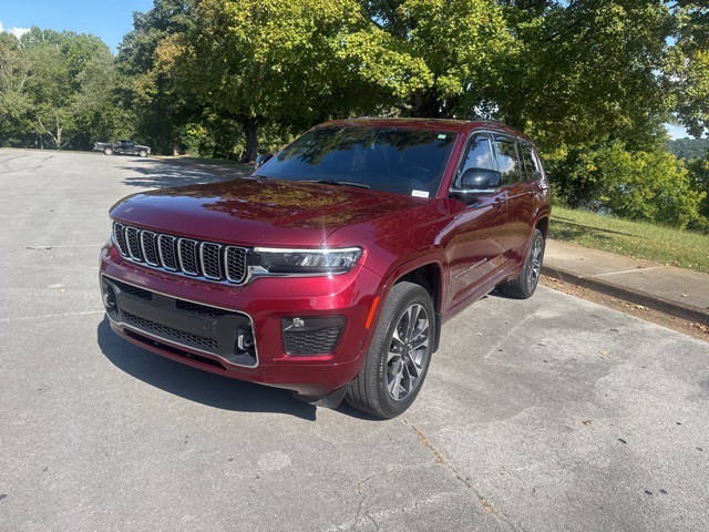 2021 Jeep Grand Cherokee Overland photo 2