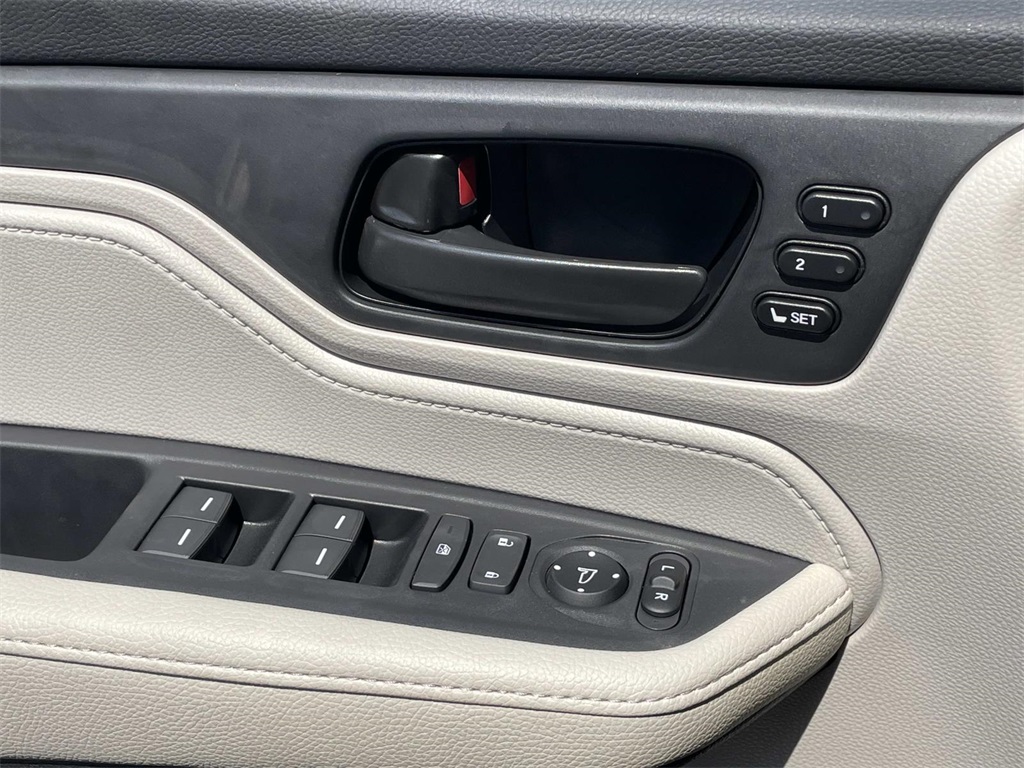 2025 Honda Odyssey EX-L photo 19