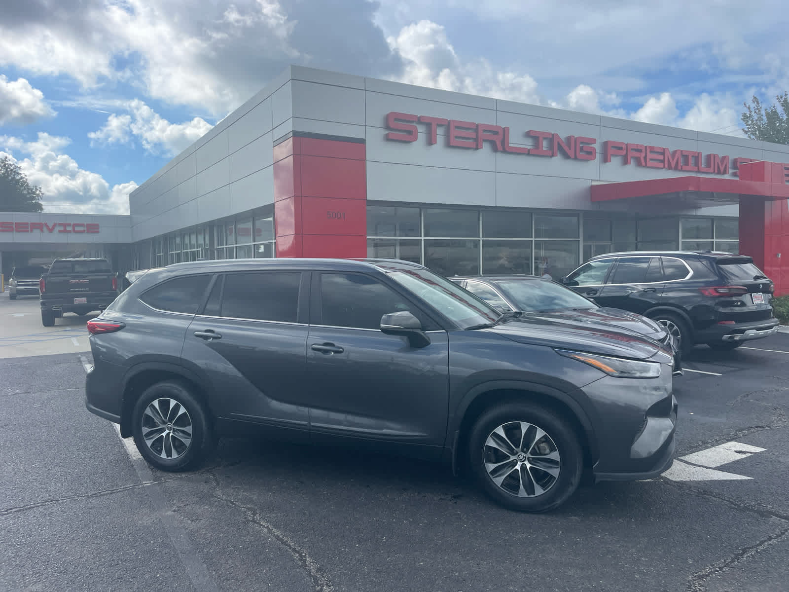 2023 Toyota Highlander XLE's photo