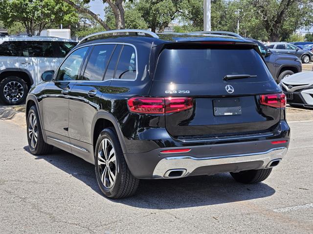 2025 Mercedes Benz GLB 250 photo 4