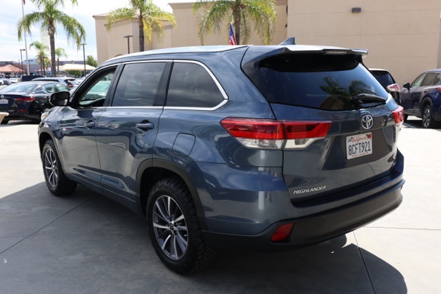 2018 Toyota Highlander SE photo 4