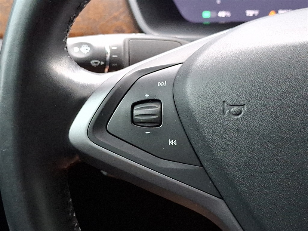 2020 Tesla Model X Long Range photo 19