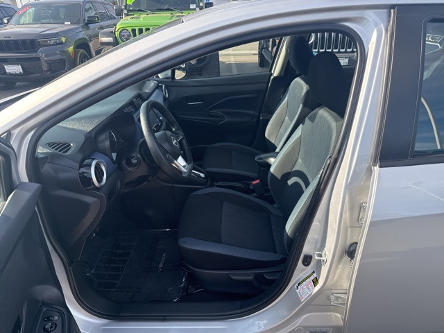 2023 Nissan Versa 1.6 SV photo 21