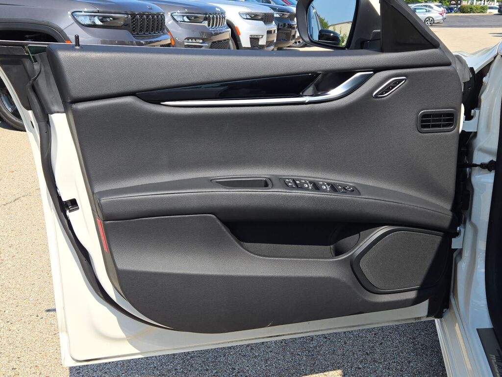 2022 Maserati Ghibli Modena Q4 photo 19