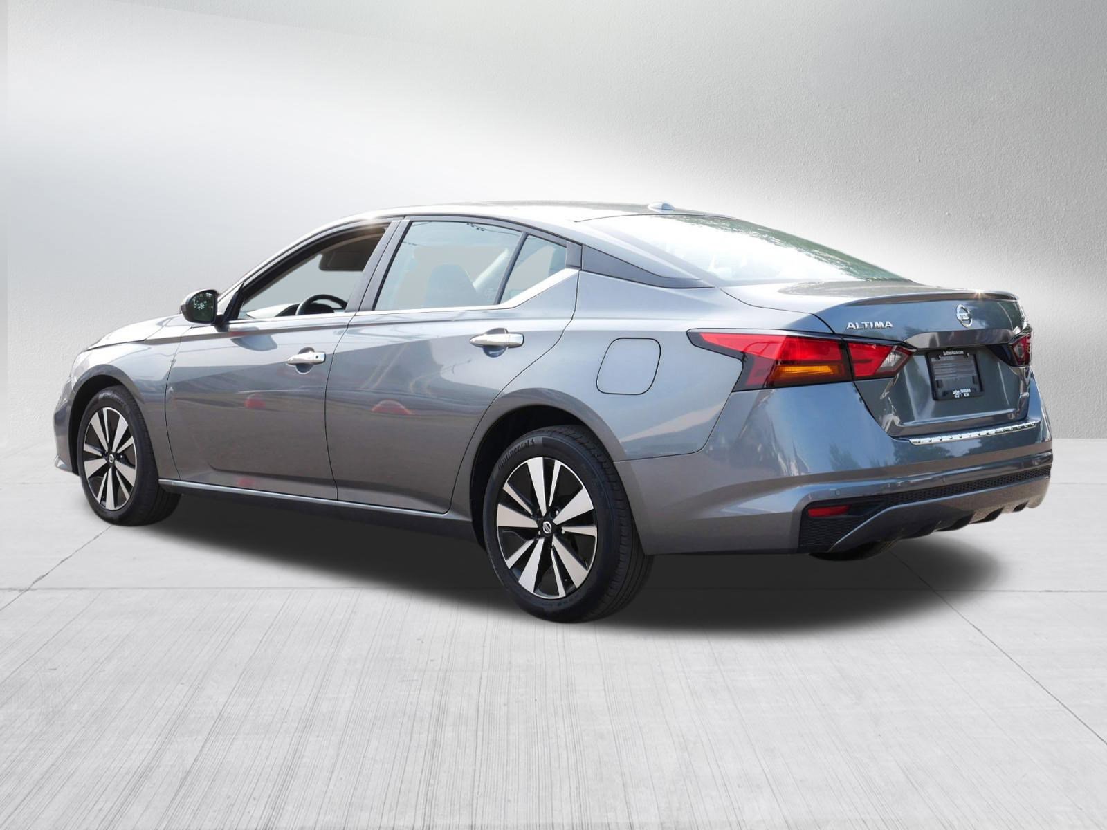 2022 Nissan Altima 2.5 SV photo 5