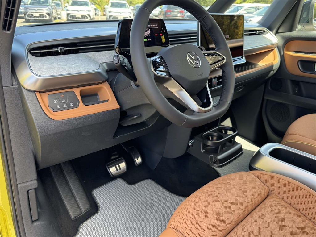 2025 Volkswagen ID. Buzz Pro Plus photo 2