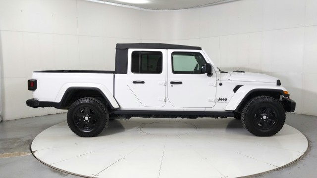 Used 2022 WHITE Jeep Sport S image 6