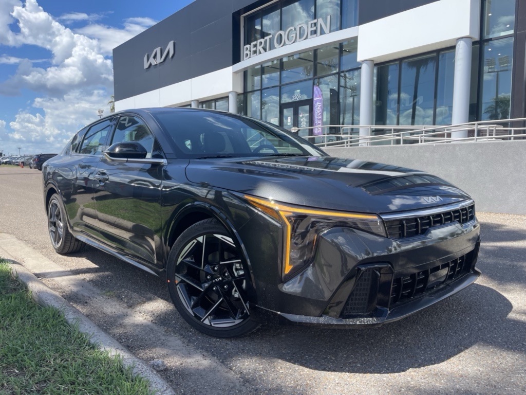 2025 Kia K4 GT-Line's photo