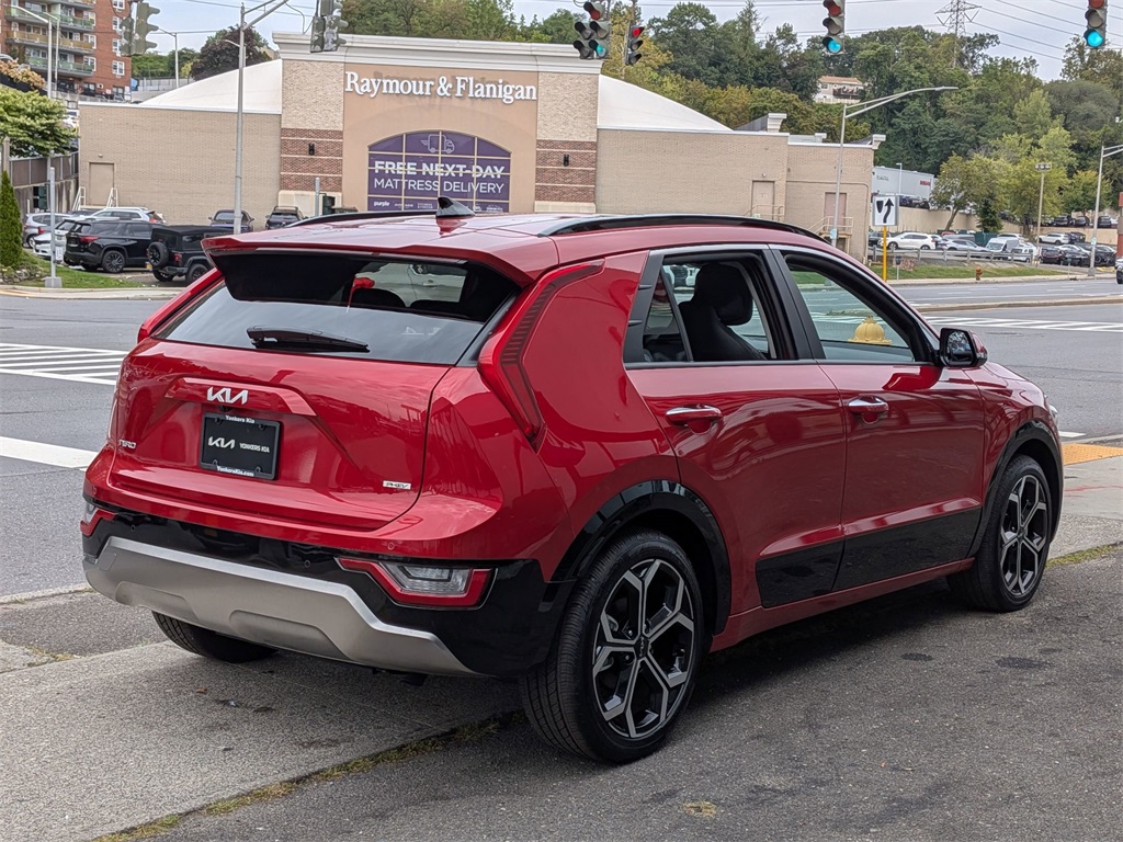2024 Kia Niro Plug-In Hybrid SX photo 4