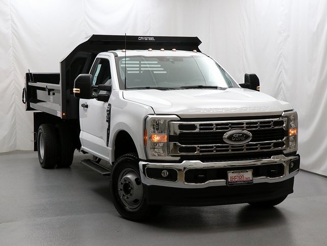 2024 Ford F-350 Super Duty Chassis Cab XL's photo