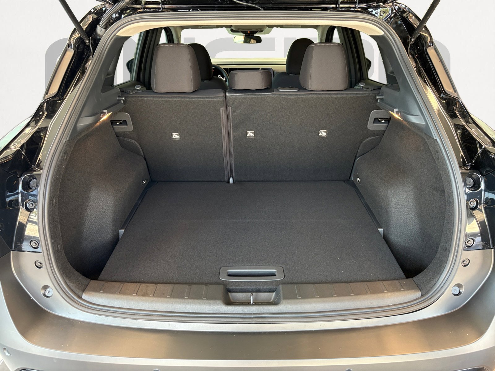 2026 Nissan Kicks SV photo 10