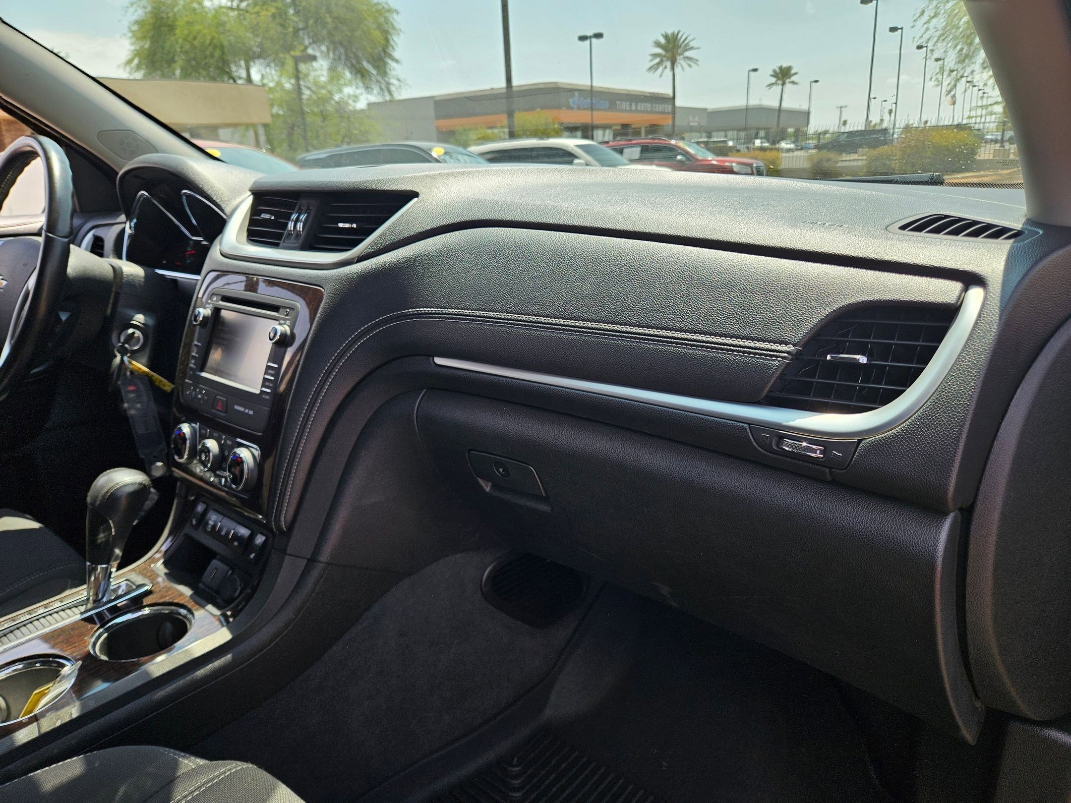 2015 Chevrolet Traverse 2LT photo 19