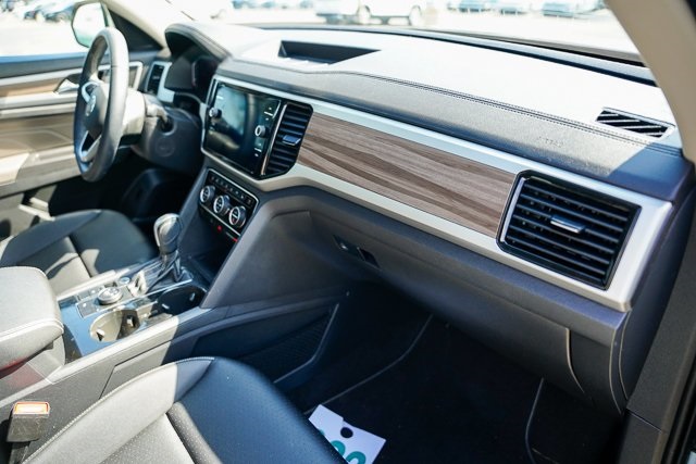 2023 Volkswagen Atlas SEL photo 35