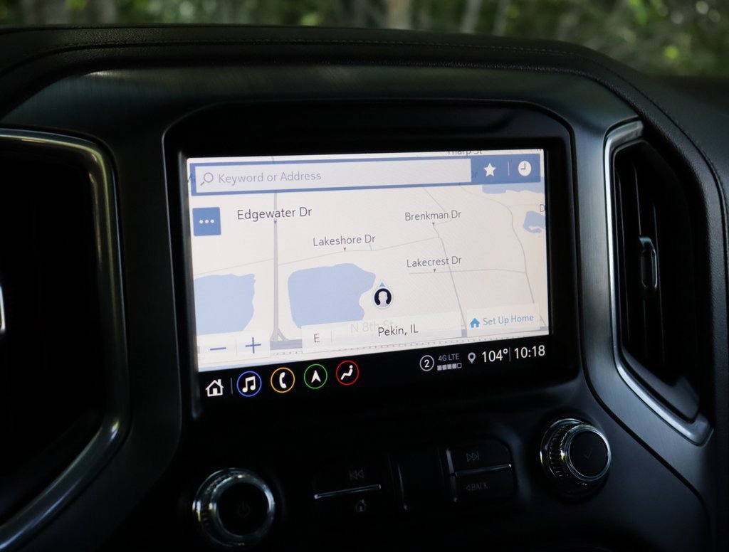 Used 2022 White Frost Tricoat GMC Denali image 15