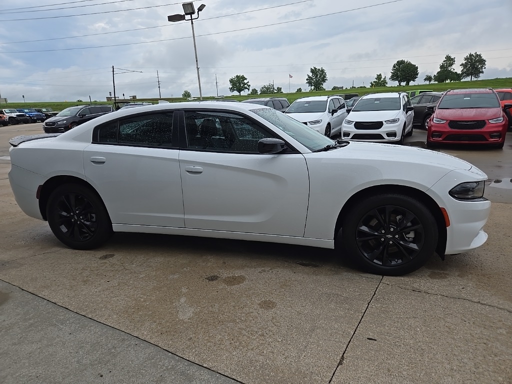 2022 Dodge Charger SXT photo 13