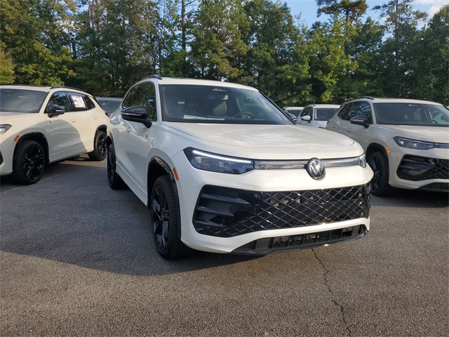 2025 Volkswagen Tiguan SE R-Line Black photo 2