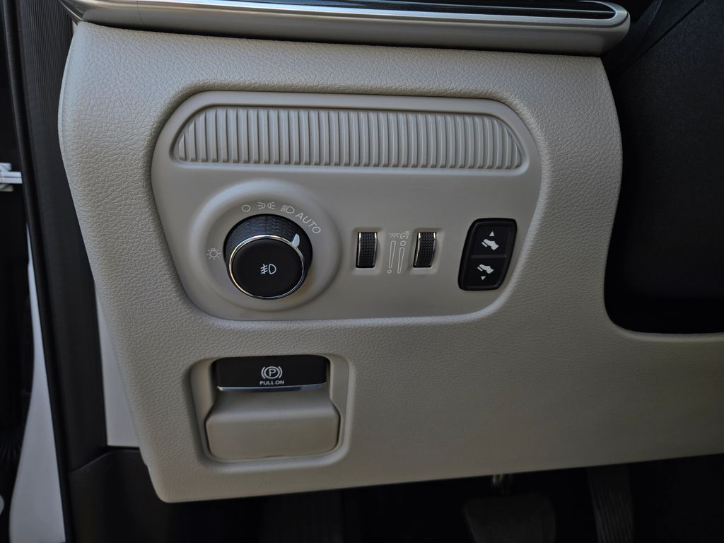 2024 Jeep Wagoneer Base photo 11