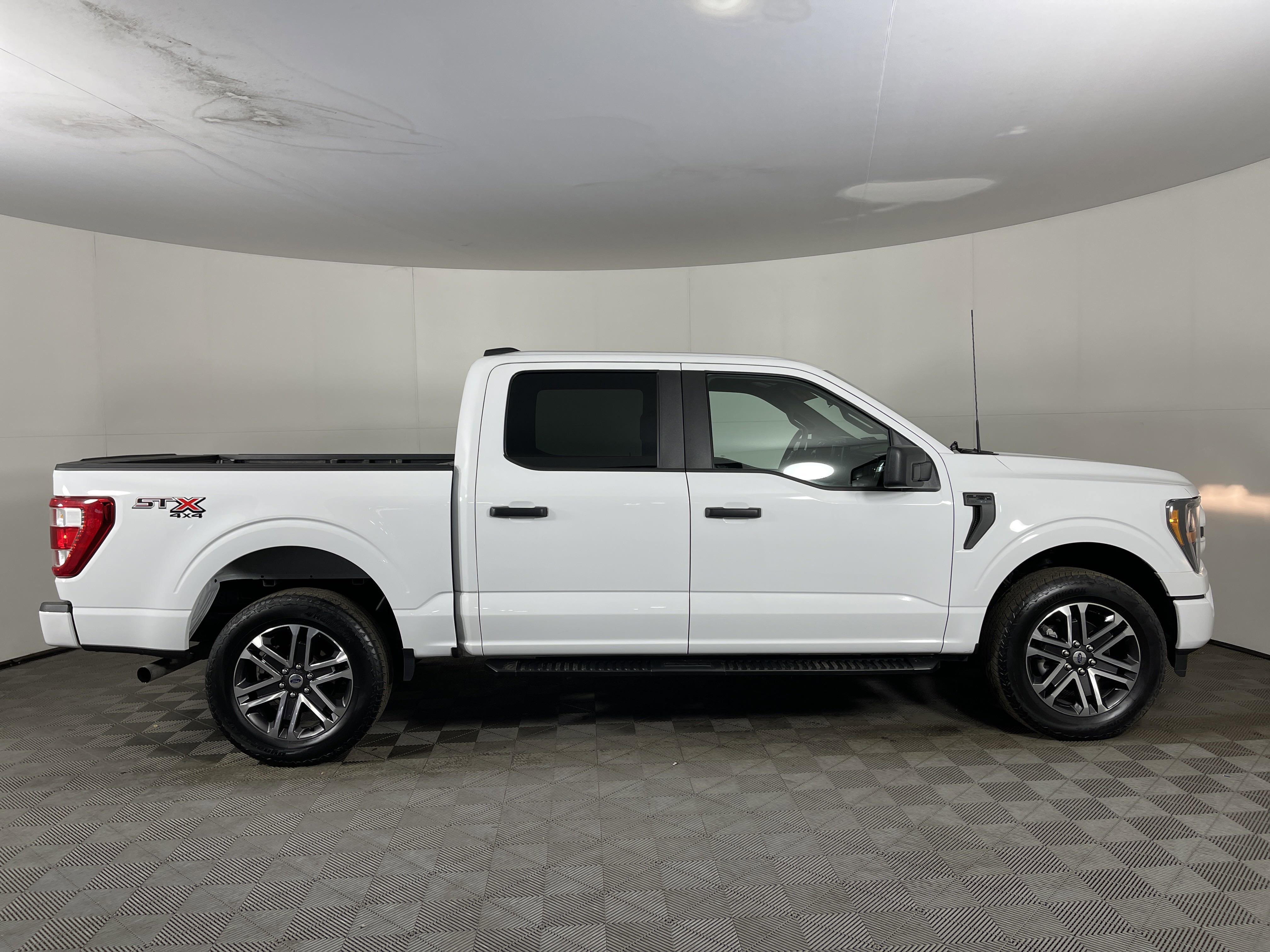 2023 Ford F-150 XL photo 4