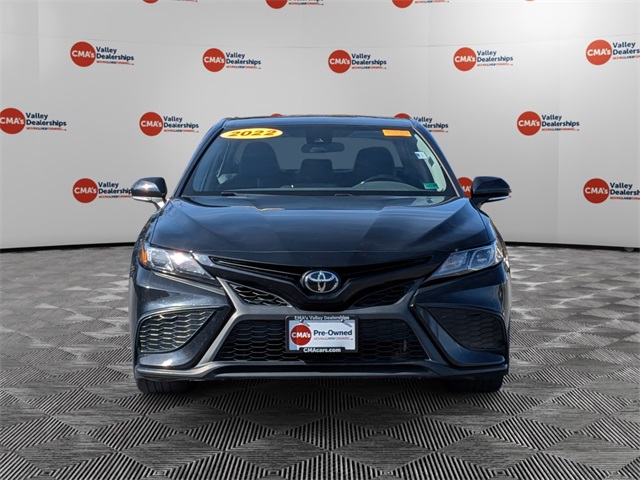 2022 Toyota Camry SE photo 2