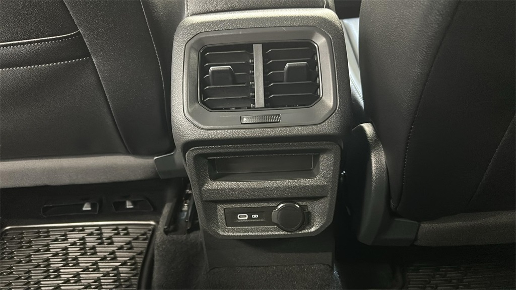 2021 Volkswagen Tiguan R-Line Black SEL photo 19