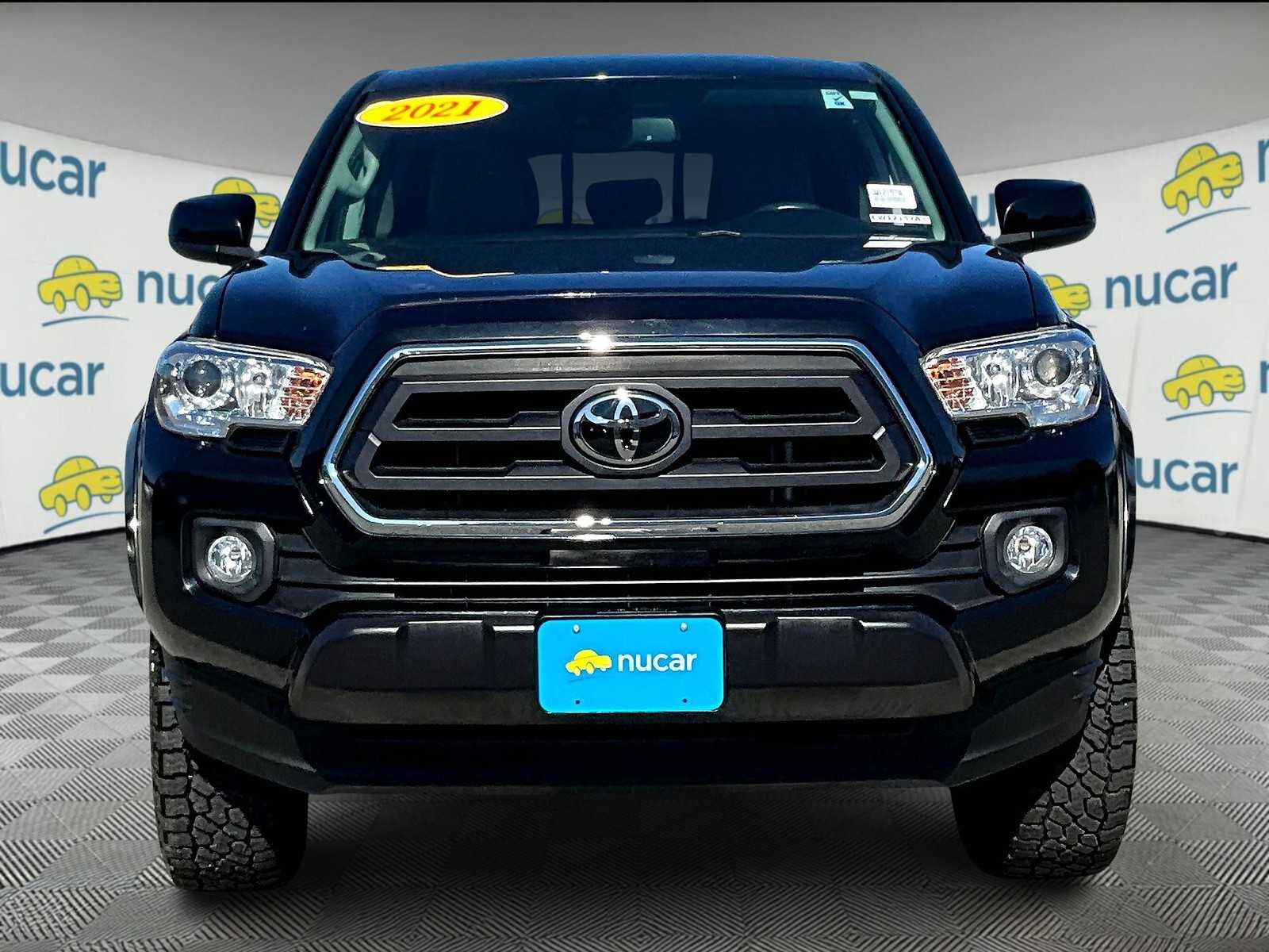 2021 Toyota Tacoma SR5 photo 2