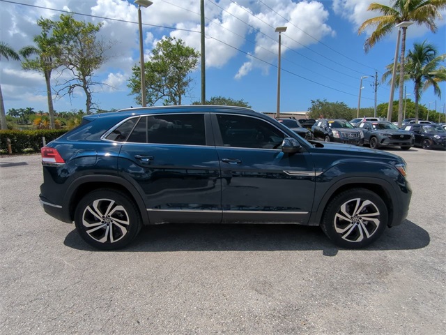 2022 Volkswagen Atlas Cross Sport SEL photo 3