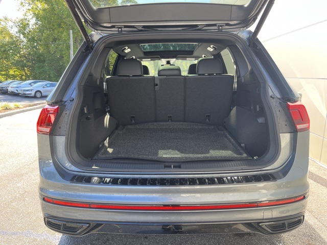 2024 Volkswagen Tiguan SE R-Line Black photo 19