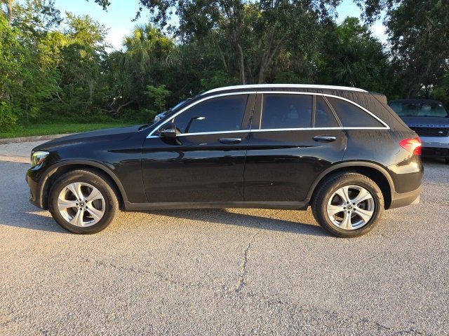 2018 Mercedes Benz GLC 300 photo 2