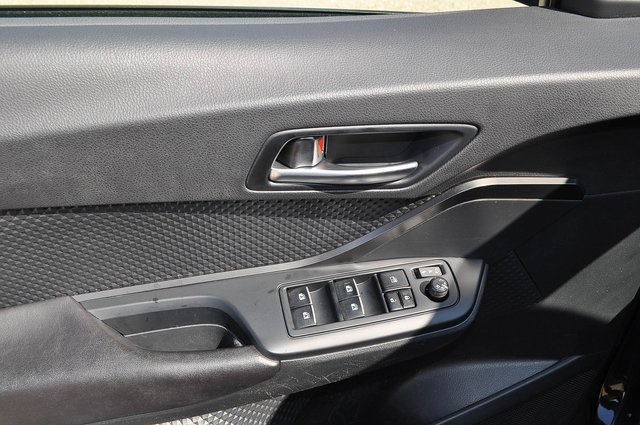 2018 Toyota C-HR XLE Premium photo 11