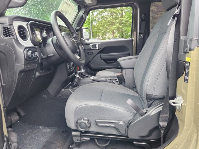 2025 Jeep Wrangler Sport photo 5