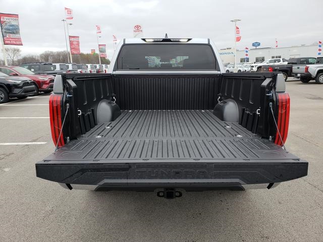 2025 Toyota Tundra SR5 CrewMax photo 7