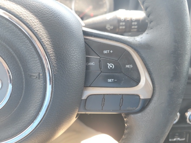 2016 Jeep Renegade Latitude North Edition photo 5