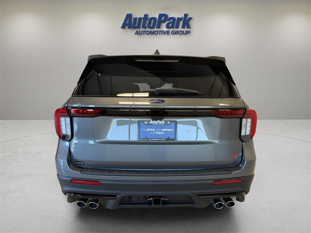 2026 Ford Explorer ST photo 4