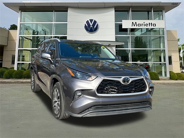 2022 Toyota Highlander XLE's photo