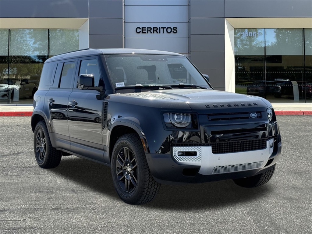 2025 Land Rover Defender 110 S photo 3