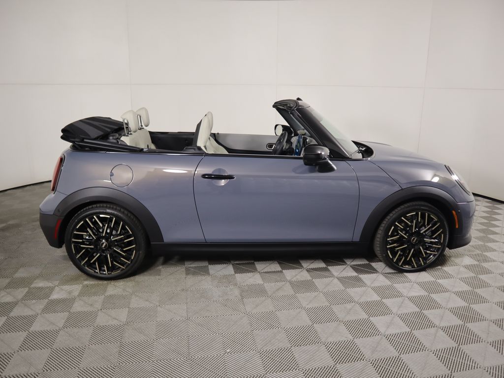2026 Mini Cooper Convertible Iconic photo 4